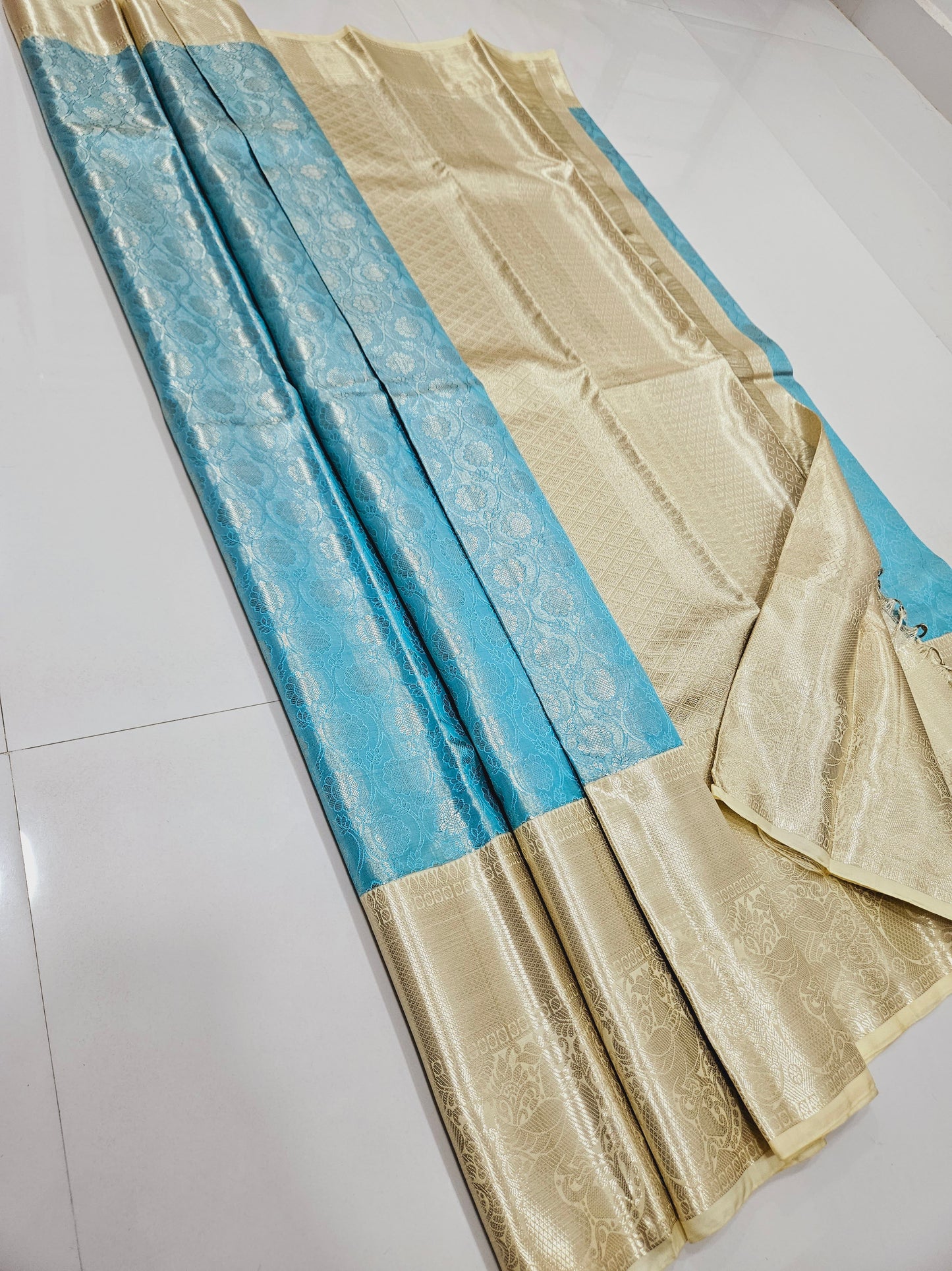 Exclusive Korvai Tissue Silk Sarees 167