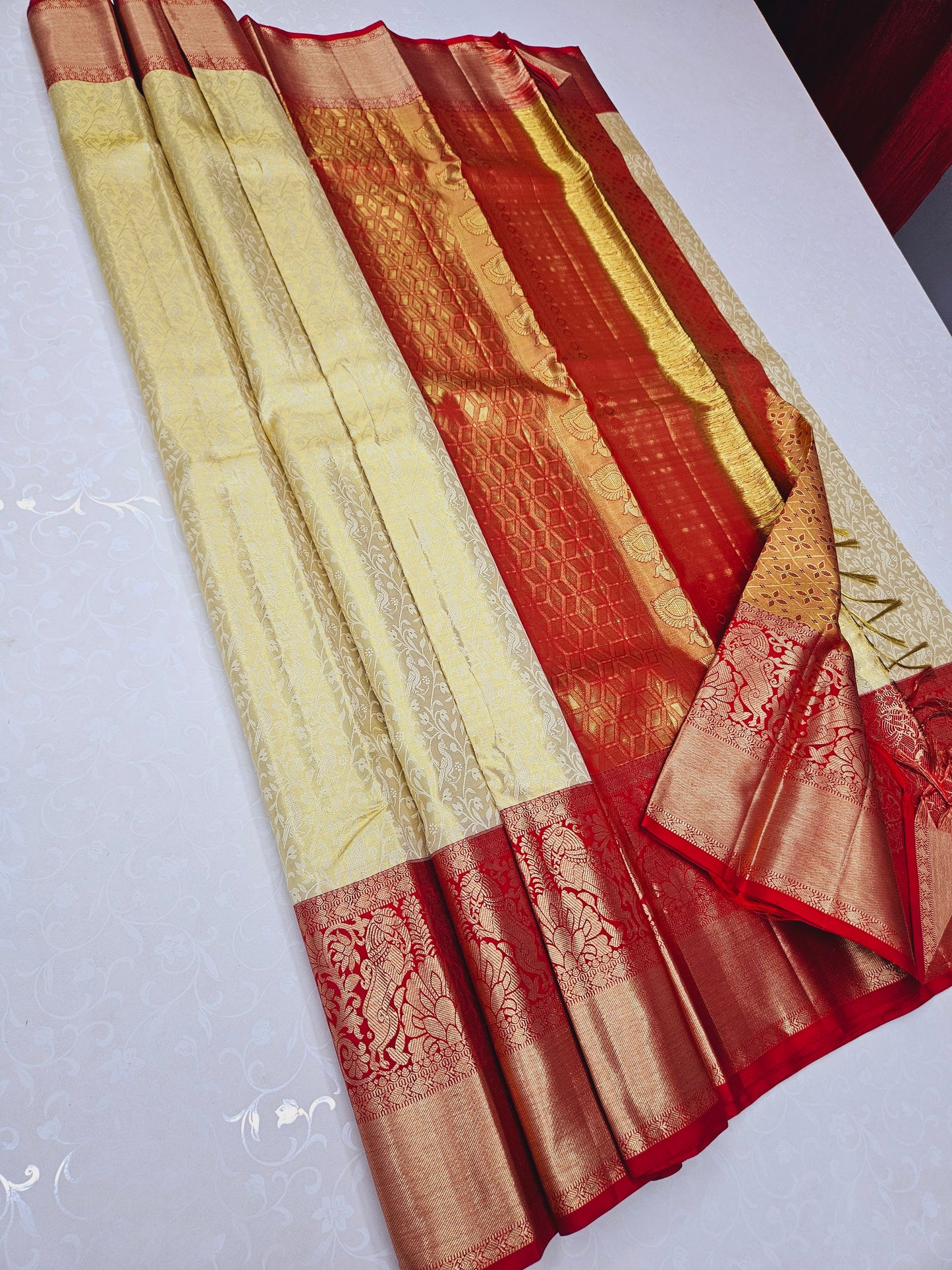 Exclusive Korvai Tissue Silk Sarees 068