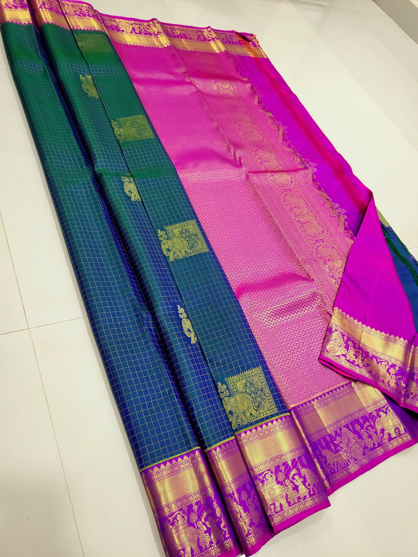 Kanchipuram Traditional Vaira Oosi Silk Saree 009