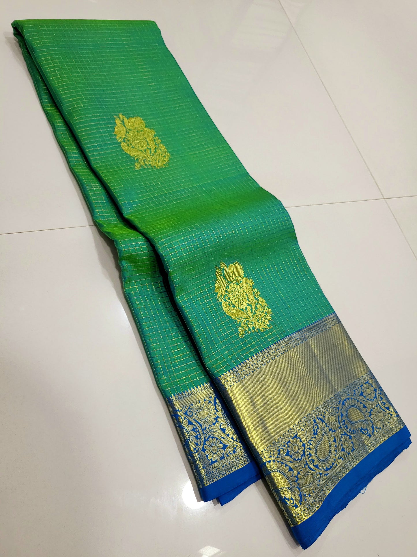 Kanchipuram Traditional Vaira Oosi Silk Saree 007