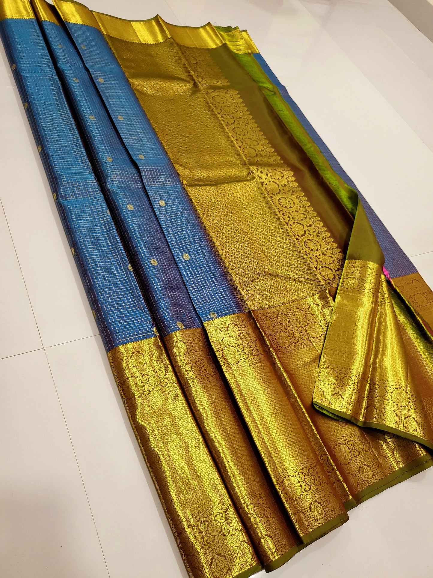 Kanchipuram Traditional Vaira Oosi Silk Saree 006