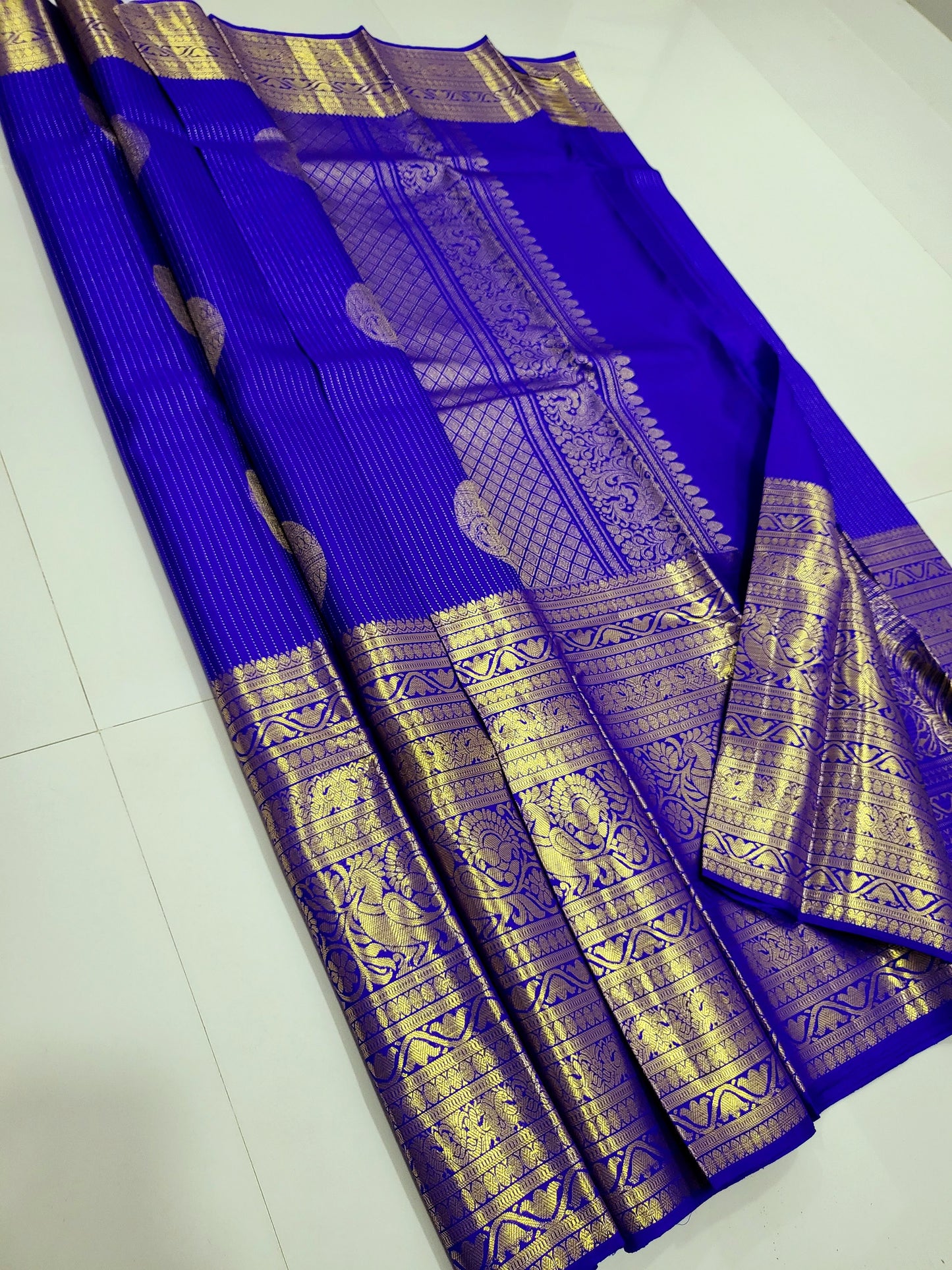 Kanchipuram Traditional Vaira Oosi Silk Saree 005