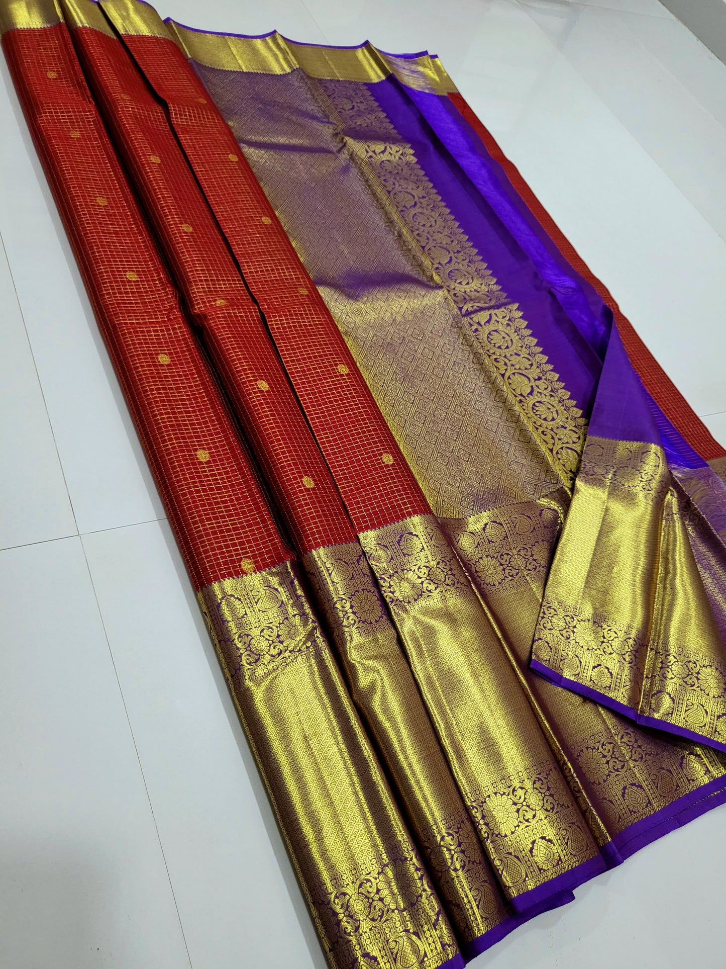 Kanchipuram Traditional Vaira Oosi Silk Saree 004