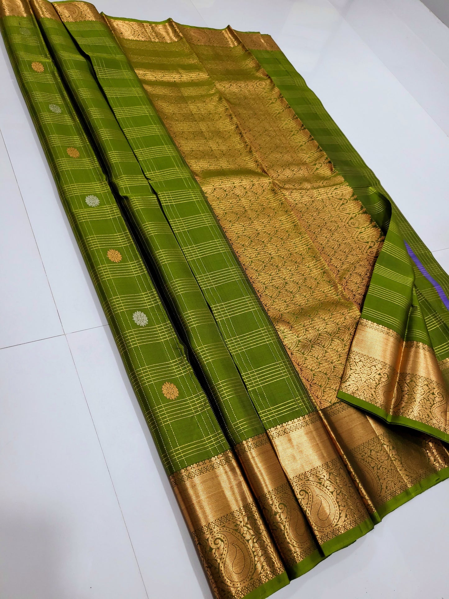 Kanchipuram Traditional Vaira Oosi Silk Saree 001