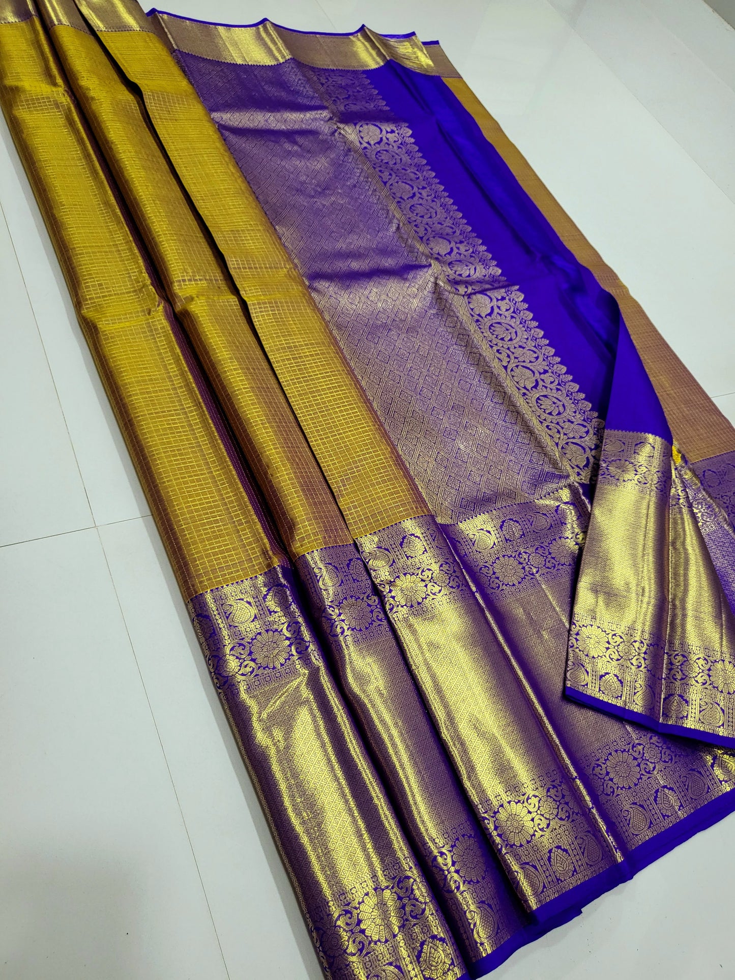 Kanchipuram Traditional Vaira Oosi Silk Saree 003