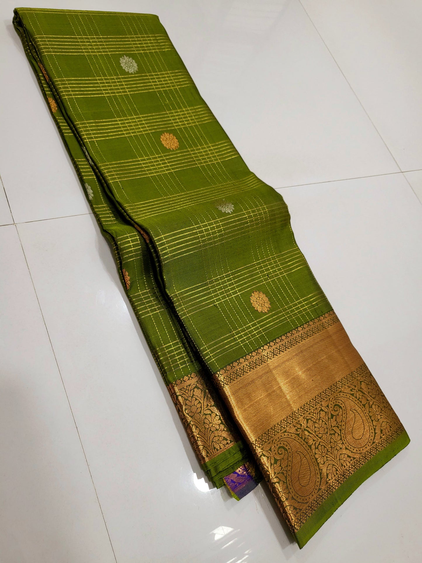 Kanchipuram Traditional Vaira Oosi Silk Saree 001